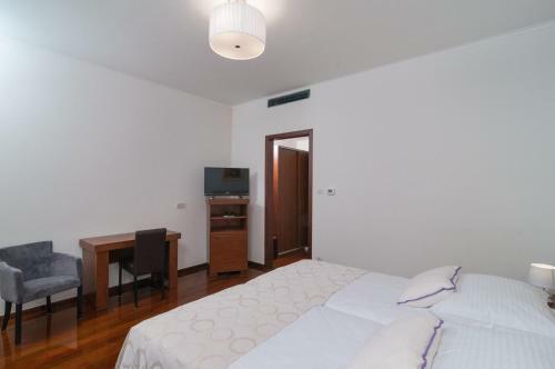 Hostal Luxury Rooms Near The Beach2