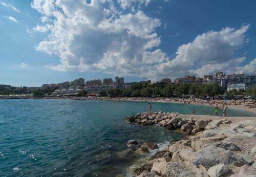 Hostal Luxury Rooms Near The Beach2