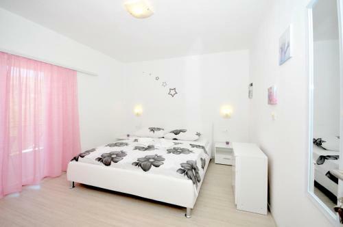 Apartment Mira