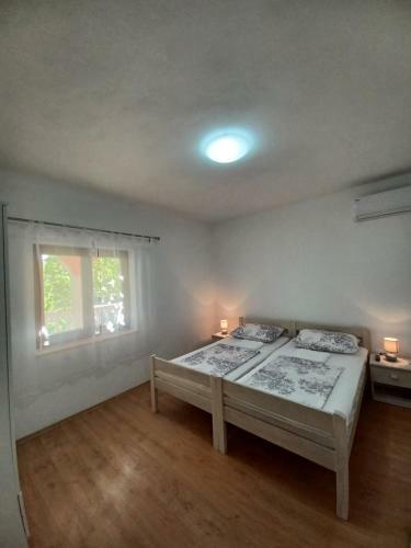 Apartment Mira