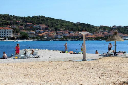 Hostal Apartments And Rooms With Parking Space Trogir - 13102