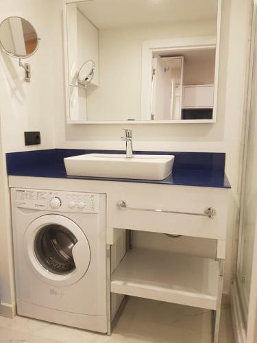 Seaview Apartment On 23-th Floor Orbi City