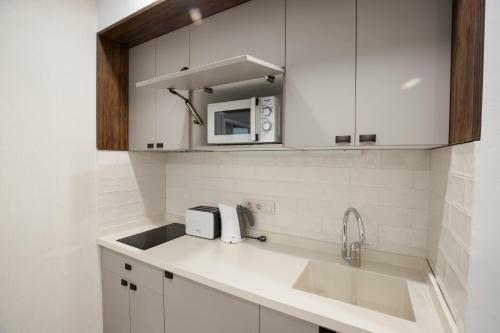 Gq Premium Apartments In Alliance Palace