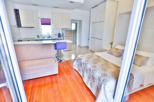 Summer Lounge Apartments
