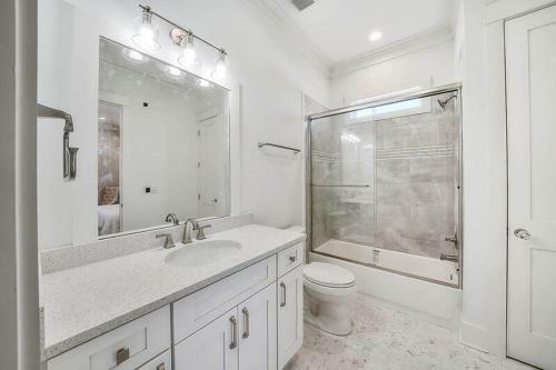 Live It Well By Five Star Properties