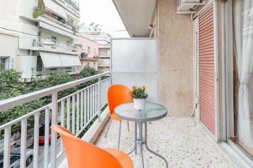 Koukaki Apartment With A Sunny Balcony, Near The Acropolis