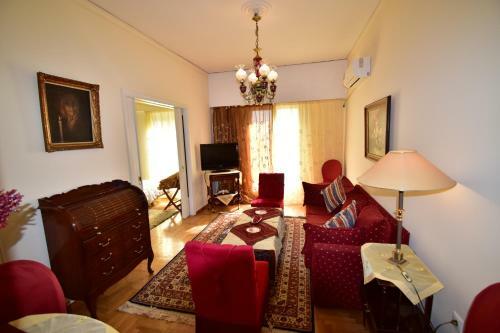Classy 2 Bedroom Apartment Under Acropolis At Thissio