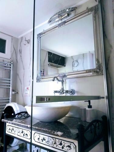 Classy 2 Bedroom Apartment Under Acropolis At Thissio