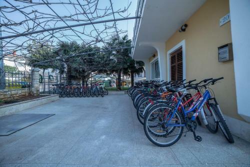 Hostal Pansion Valbruna
