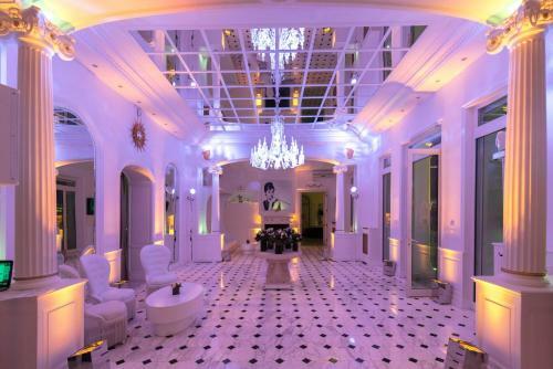 White House Cannes - Luxury Villa Rental