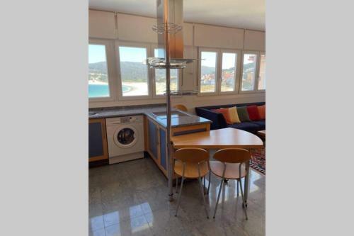 Apartamento En Primera Linea de Playa, Laxe
