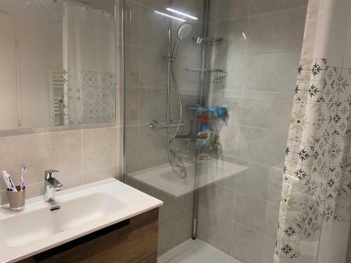 Apartamento L?�crin : Appartement Calme Et Confortable