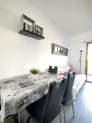 Beautiful Apartment In Residence Mare Verde