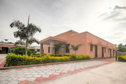 Hotel Oyo 48373 Sri Darshanam Homes