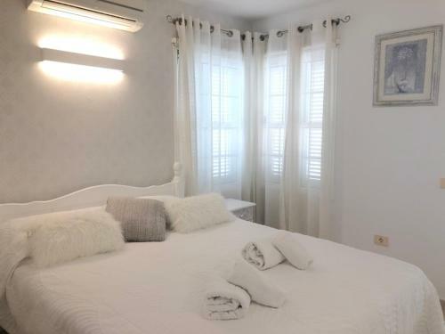 Seaside Luxurous Private 3 Bedroom Villa With Swimming Pool