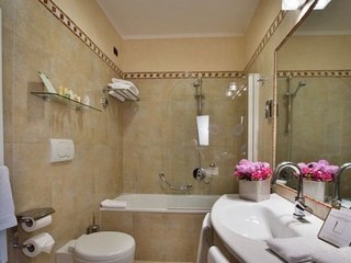 Hotel Athena