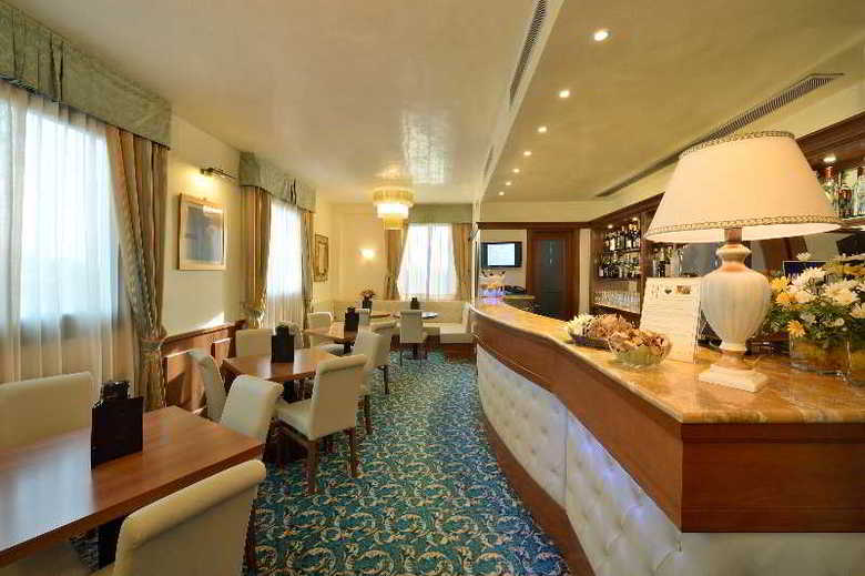 Hotel Athena