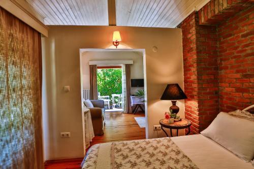 Tranquilla River Lodge