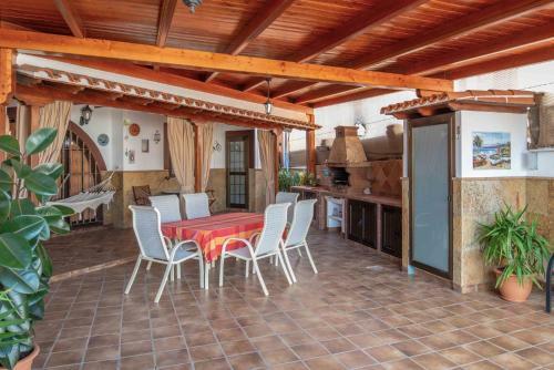 Villa Vacation Home In Agaete Terrace Bbq