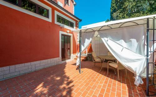Apartamentos House Mitic