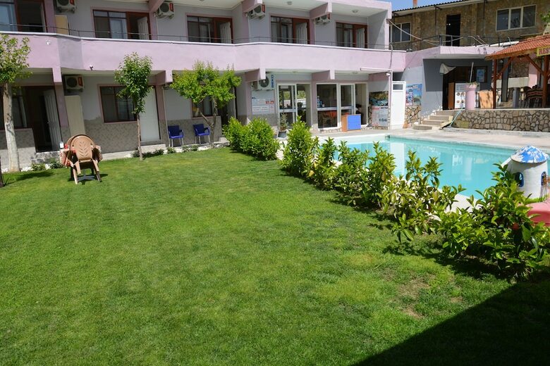 Hostal Sunrise Aya Hotel