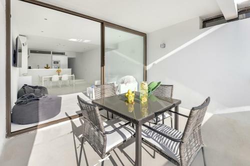 Beachfront Apartment In Alcudia Beach Cb 3