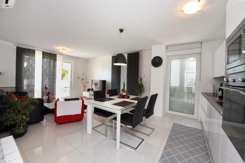 Apartment In Porec/istrien 38610
