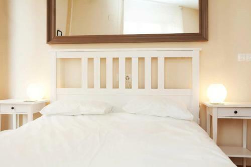 Modern 2 Bed Apartment In Historic Centre