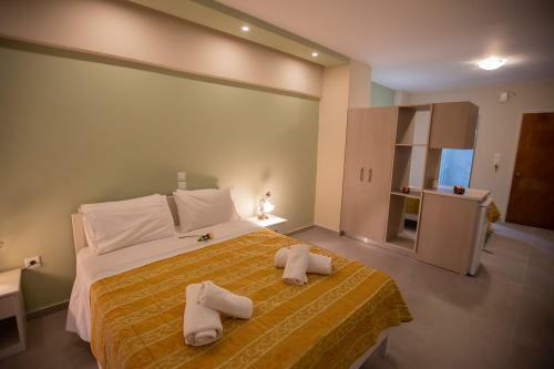 Hostal Chrisi Akti