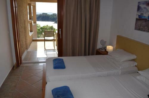 Cape Kanapitsa Hotel & Suites
