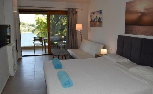 Cape Kanapitsa Hotel & Suites