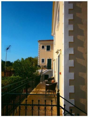 Apartamento Iriana Village Inn
