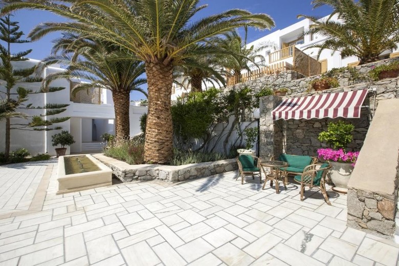 Dorion Hotel