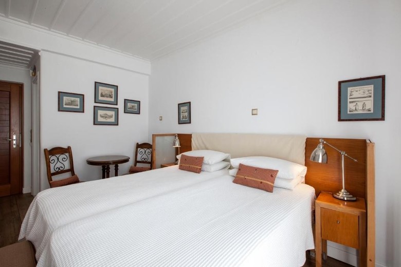 Dorion Hotel