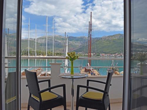 Hostal Rooms And Apartments Porat