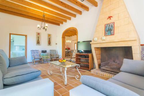 Villa Cas Capell� & Casa Rub�