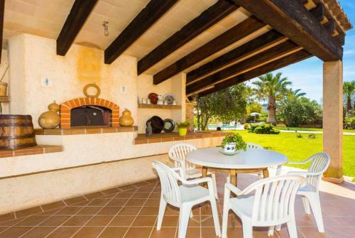 Villa Els Mitjans