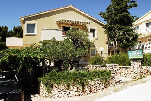 Apartments Maslina
