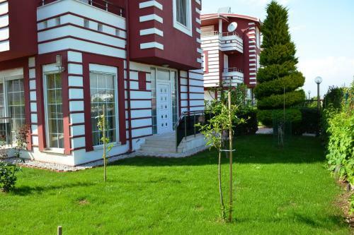 Happy Land Villas