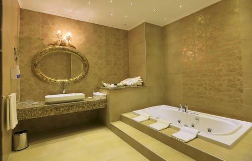 Teymur Continental Hotel