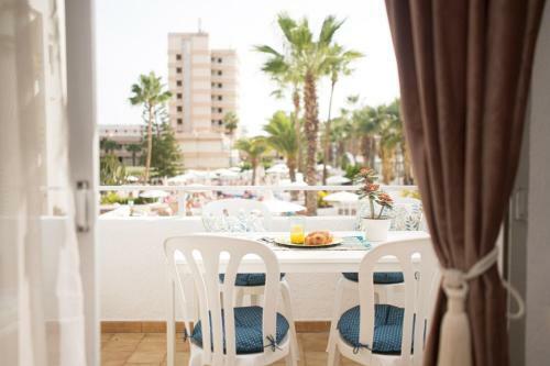 Adults Only Sunny Quiet Apartment In Las Americas