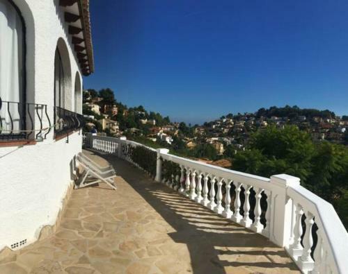 Charming Villa In Montemar With Private, Heated Pool And Sea Views