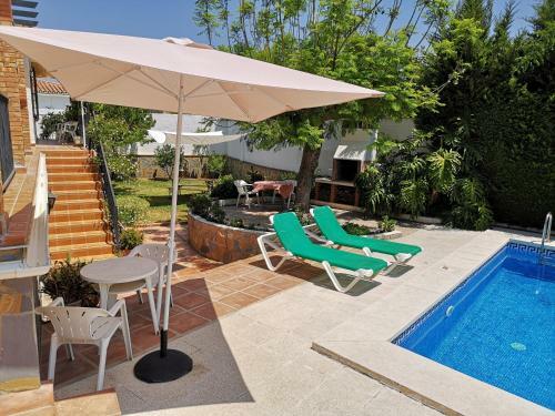 ***bonito Estudio Central Con Jard�n Y Piscina***