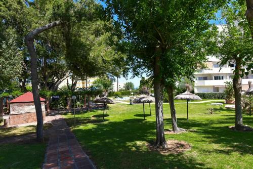 Benal Beach, Superb 2 Bedroom 2 Bathroom Beach Front Apartment Sleeps 5