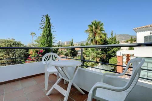 Villa In Puerto Marina With Private Pool