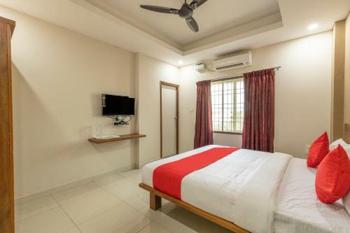 Hotel Vaccinated Staff - Oyo 66437 Champion Grand