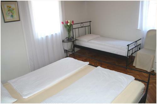 Hostal Pansion Kamenar