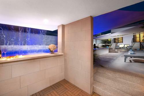 Villa La Mer With Stalactite Cave And Pool Bar