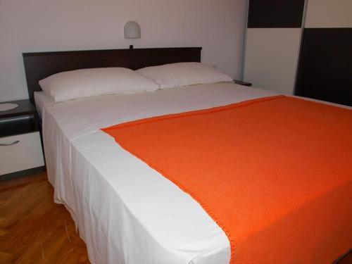 Apartments With A Parking Space Businci, Ciovo - 4667
