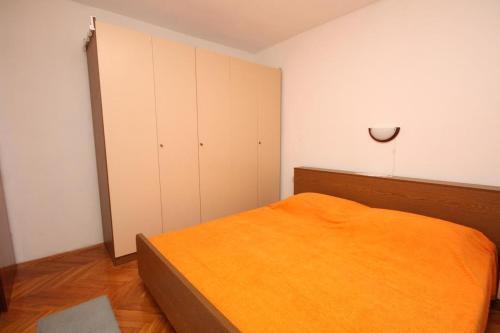 Apartments With A Parking Space Businci, Ciovo - 4667